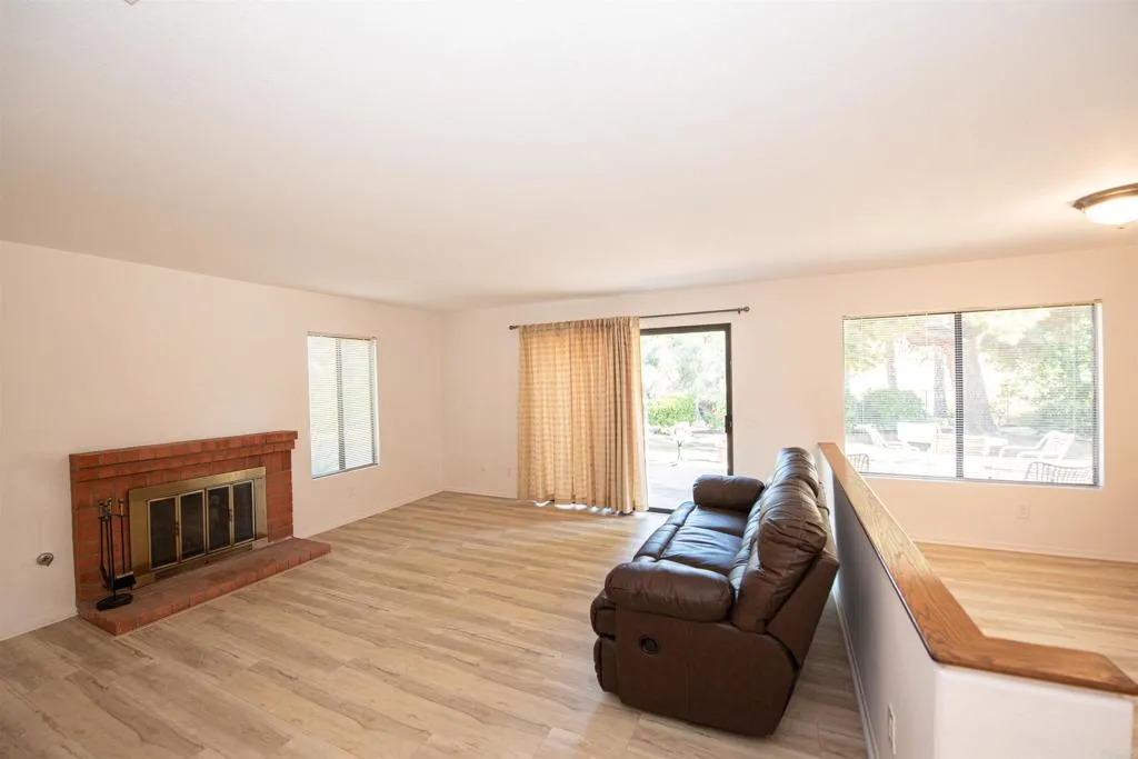 2432 Live Oak Road, Escondido, California 92029 home-pic-23