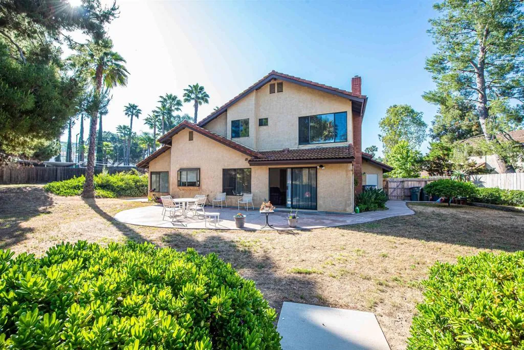 2432 Live Oak Road, Escondido, California 92029 home-pic-58
