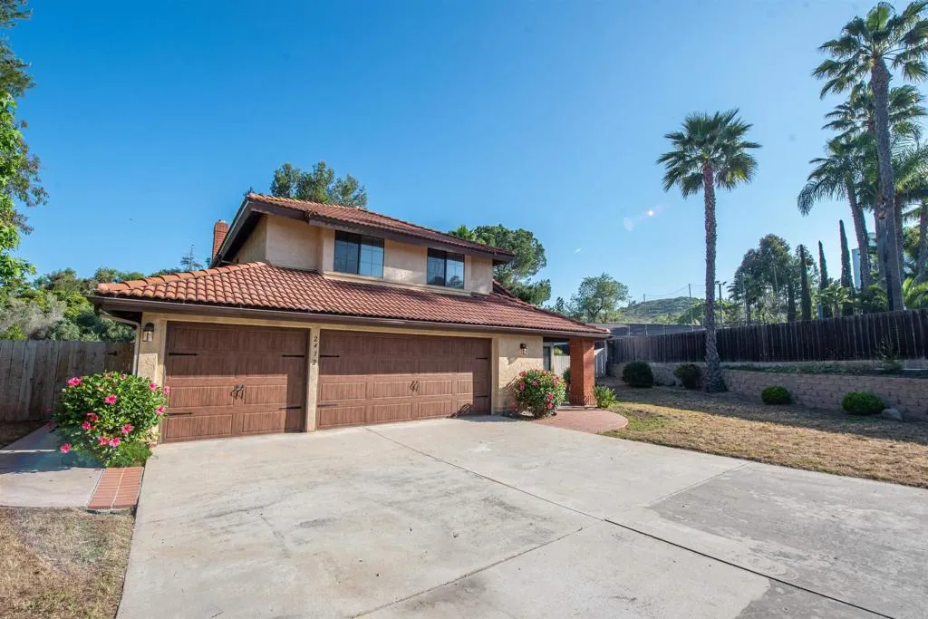 2432 Live Oak Road, Escondido, California 92029 home-pic-4