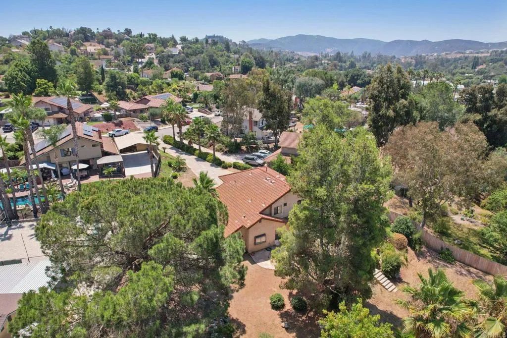 2432 Live Oak Road, Escondido, California 92029 home-pic-69