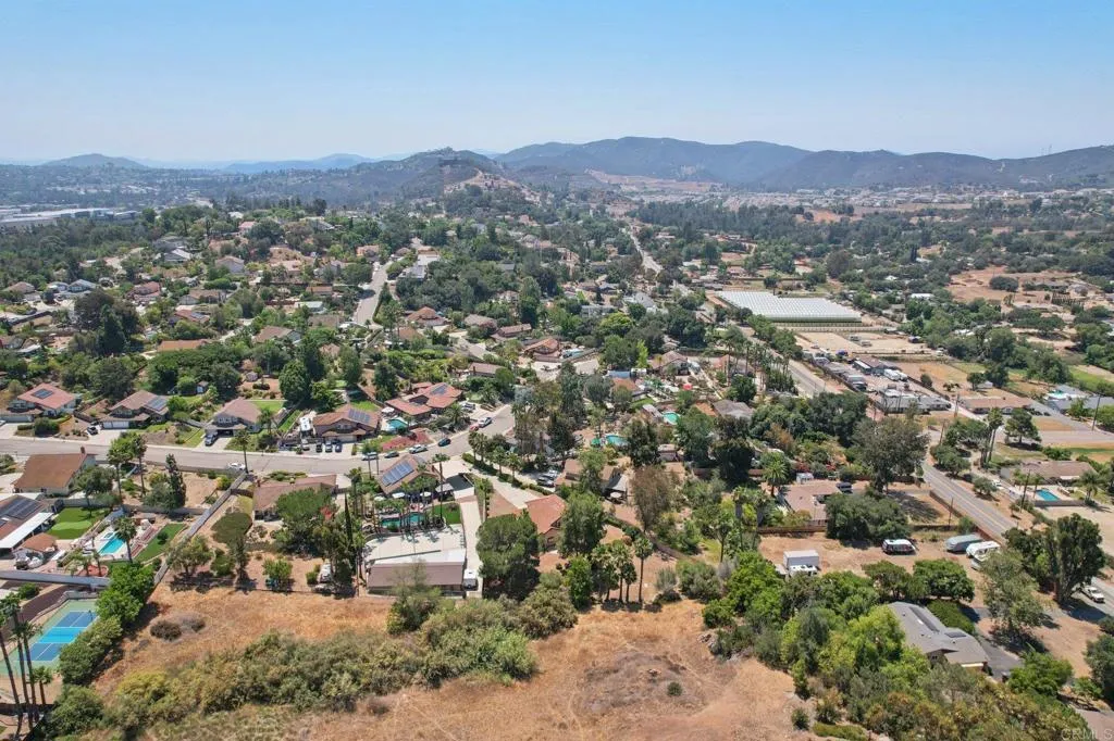 2432 Live Oak Road, Escondido, California 92029 home-pic-67