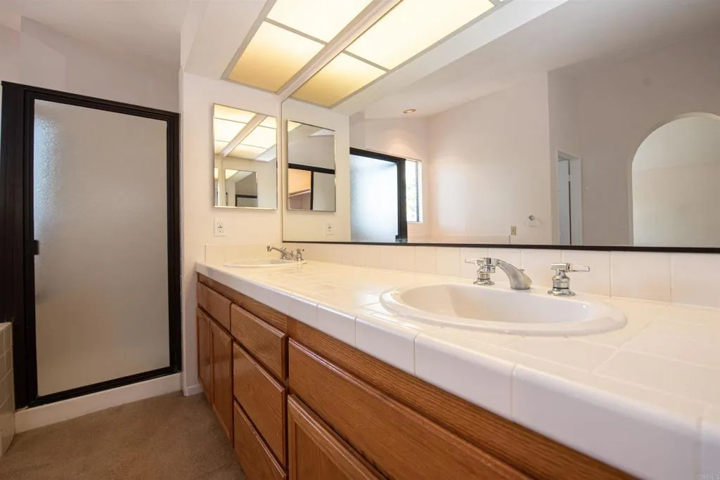 2432 Live Oak Road, Escondido, California 92029 home-pic-48