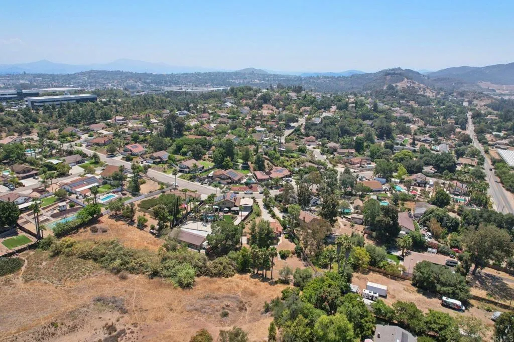 2432 Live Oak Road, Escondido, California 92029 home-pic-65