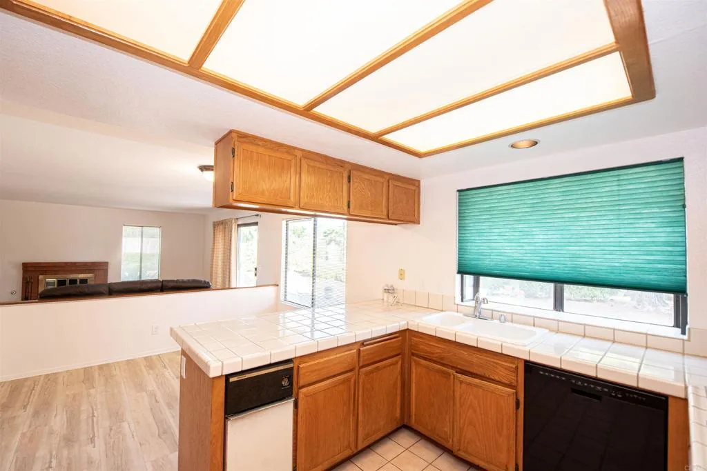 2432 Live Oak Road, Escondido, California 92029 home-pic-27
