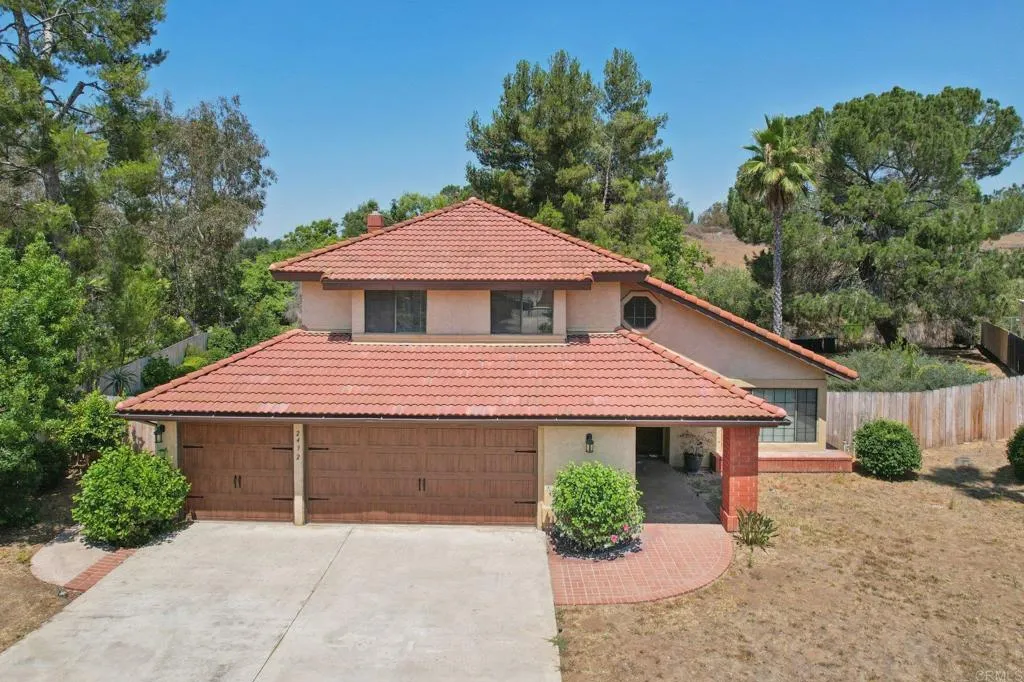 2432 Live Oak Road, Escondido, California 92029 home-pic-1