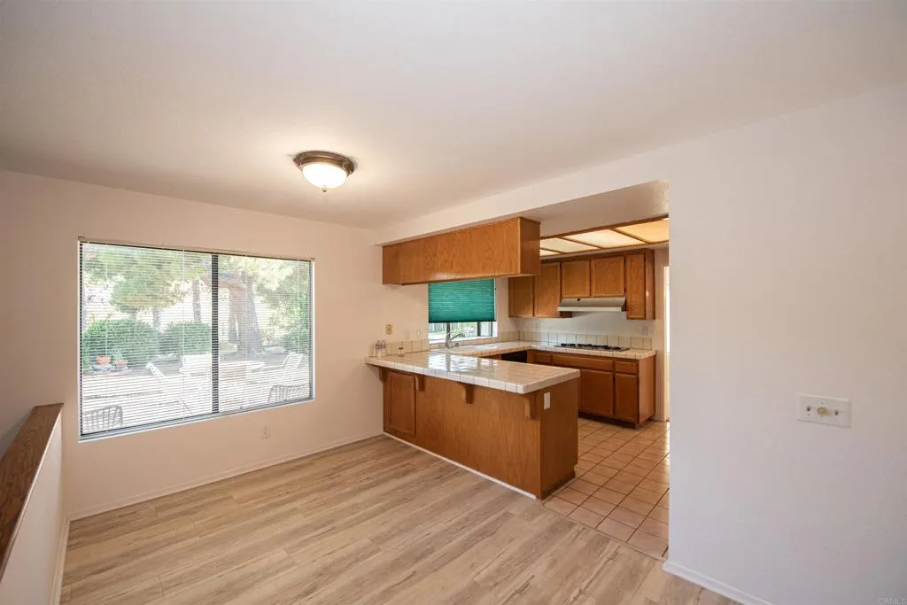 2432 Live Oak Road, Escondido, California 92029 home-pic-18