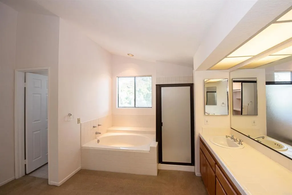 2432 Live Oak Road, Escondido, California 92029 home-pic-49