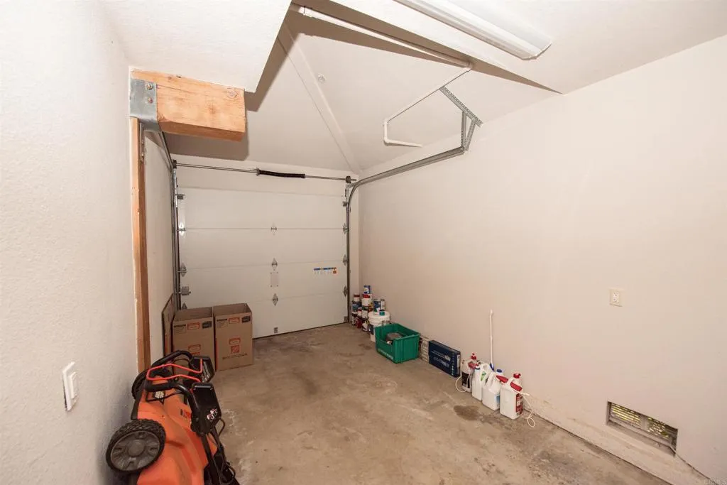 2432 Live Oak Road, Escondido, California 92029 home-pic-32