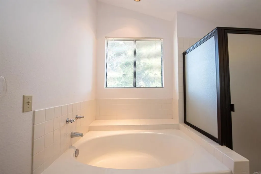2432 Live Oak Road, Escondido, California 92029 home-pic-47