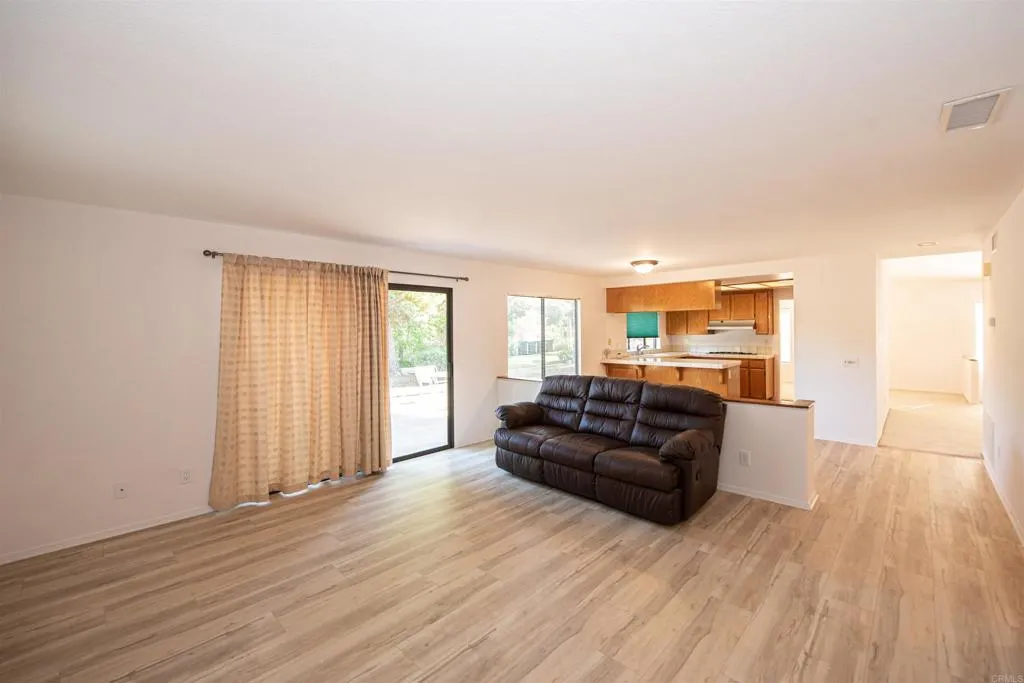 2432 Live Oak Road, Escondido, California 92029 home-pic-24