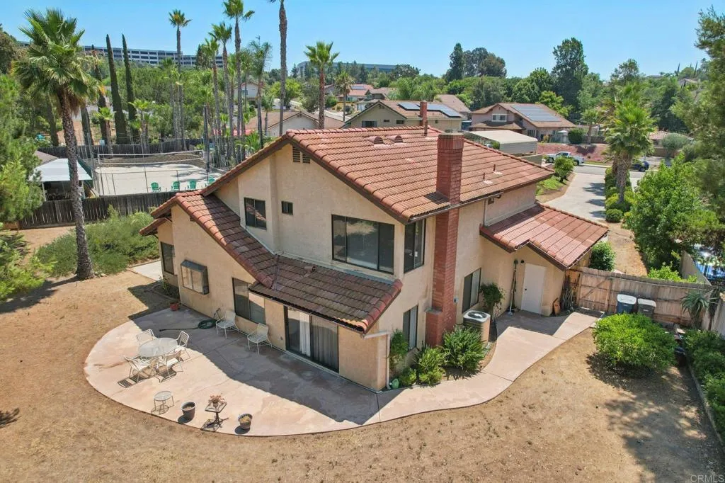 2432 Live Oak Road, Escondido, California 92029 home-pic-3