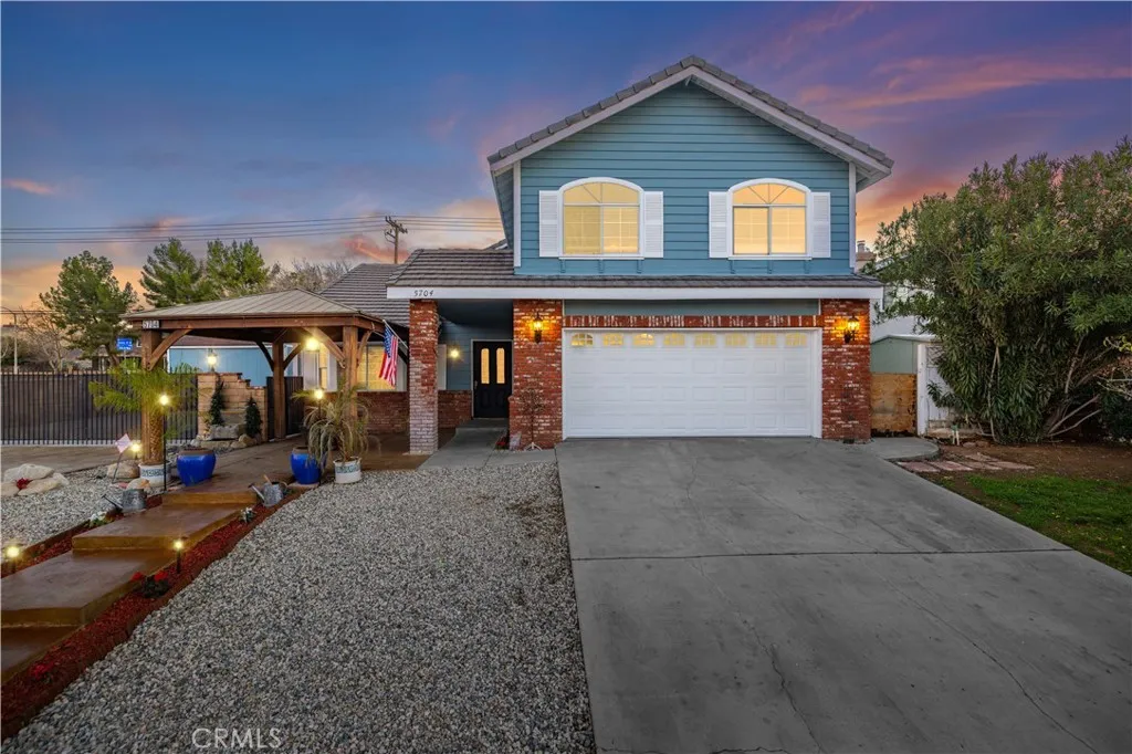 5704 Bulford Place, Lancaster, California 93536 home-pic-1