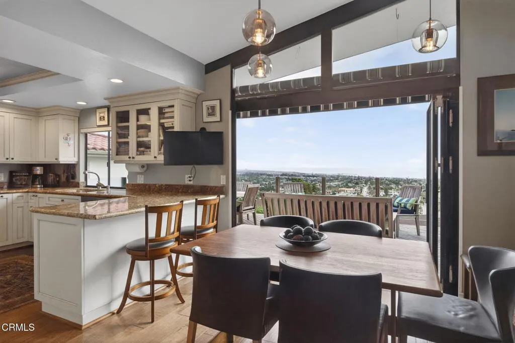 2222 Sunset Drive, Ventura, California 93001 home-pic-28