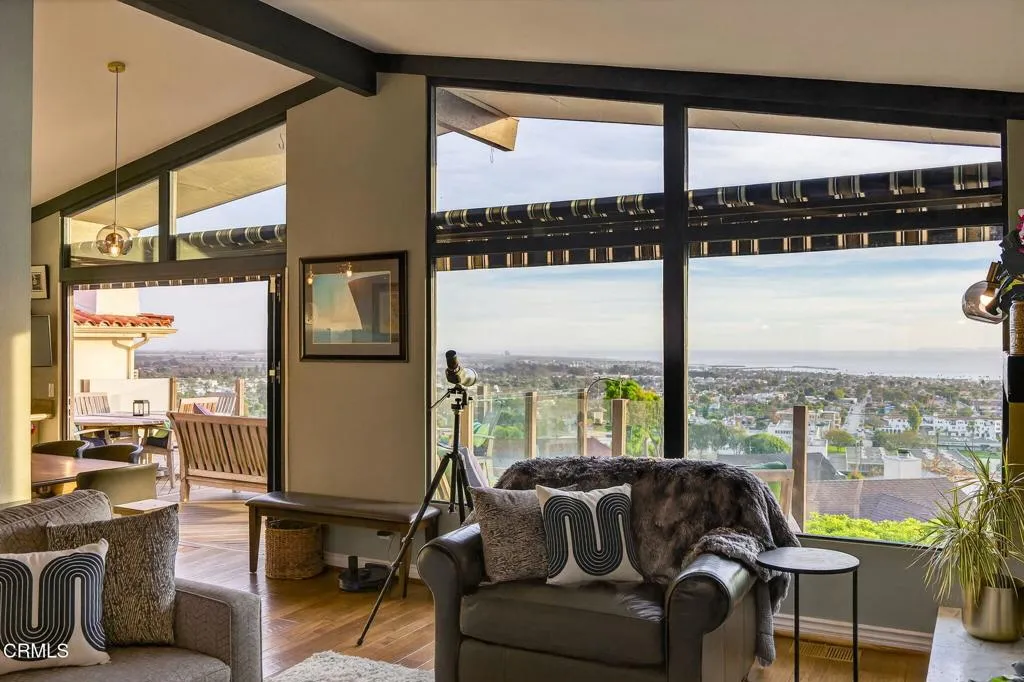 2222 Sunset Drive, Ventura, California 93001 home-pic-21