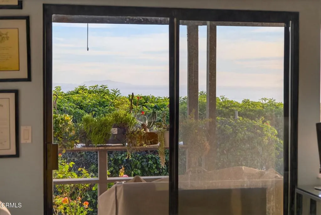 2222 Sunset Drive, Ventura, California 93001 home-pic-40