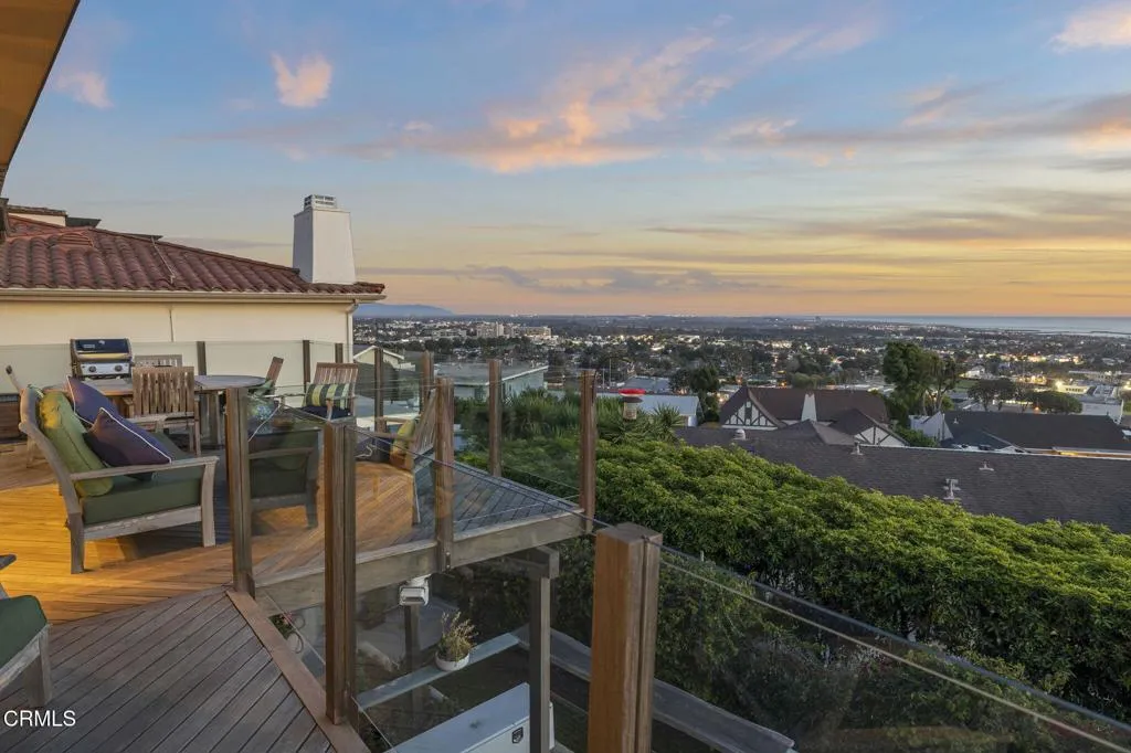 2222 Sunset Drive, Ventura, California 93001 home-pic-10