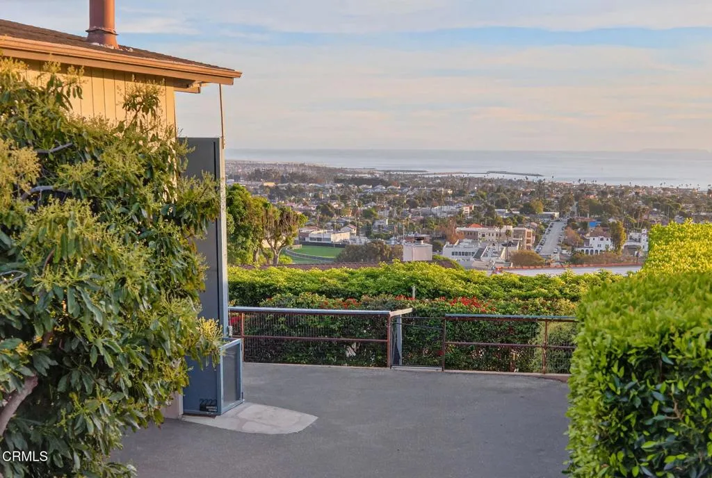 2222 Sunset Drive, Ventura, California 93001 home-pic-13