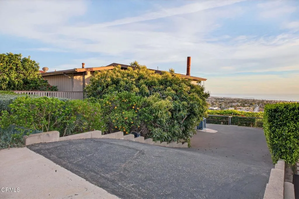 2222 Sunset Drive, Ventura, California 93001 home-pic-12