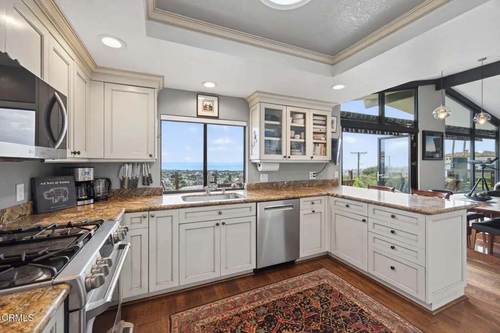 2222 Sunset Drive, Ventura, California 93001 home-pic-33