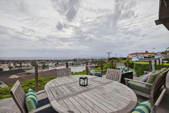 112-web-or-mls-Upmarketmedia_2222Sun-130
