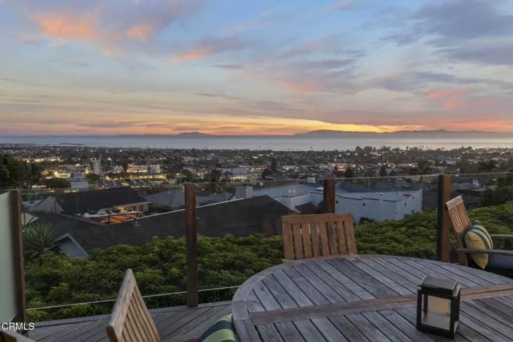 10-web-or-mls-UpmarketMedia-222Sun-twi-0