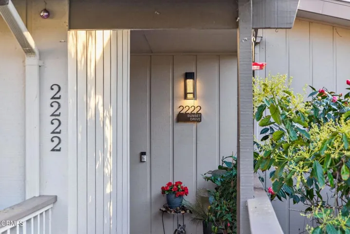 22-web-or-mls-UpmarketMedia-222Sun-098
