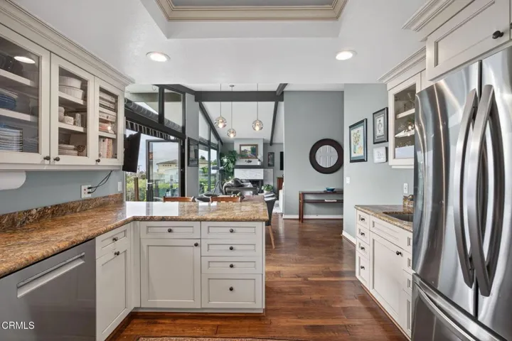 49-web-or-mls-Upmarketmedia_2222Sun-087