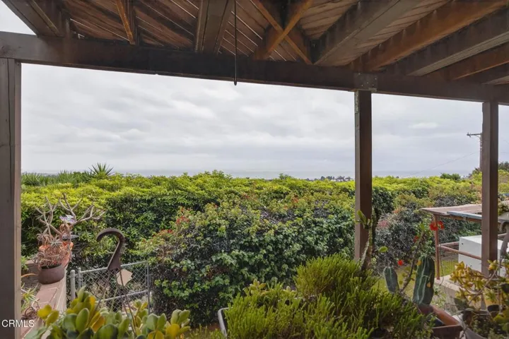 66-web-or-mls-Upmarketmedia_2222Sun-147