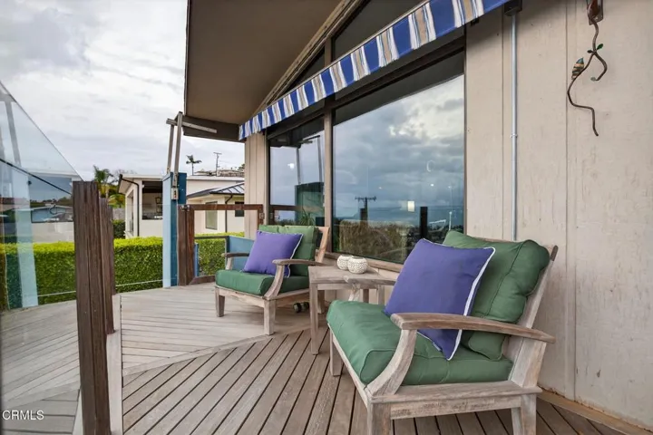 52-web-or-mls-Upmarketmedia_2222Sun-139