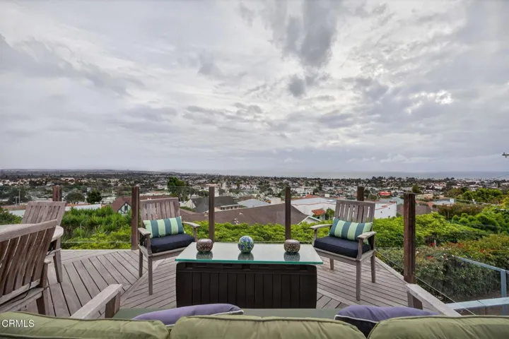 111-web-or-mls-Upmarketmedia_2222Sun-127