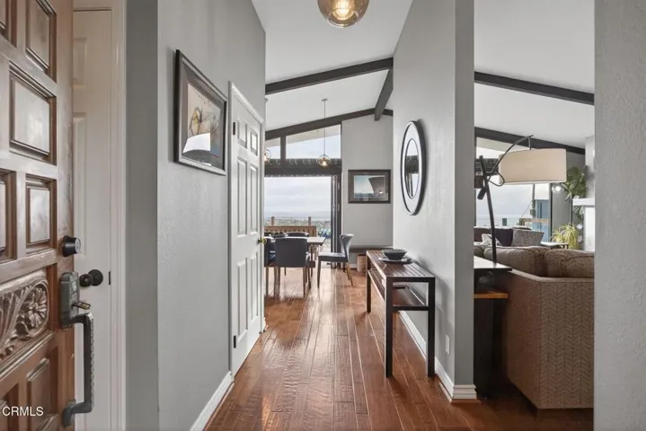 25-web-or-mls-Upmarketmedia_2222Sun-018