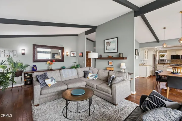 33-web-or-mls-Upmarketmedia_2222Sun-055