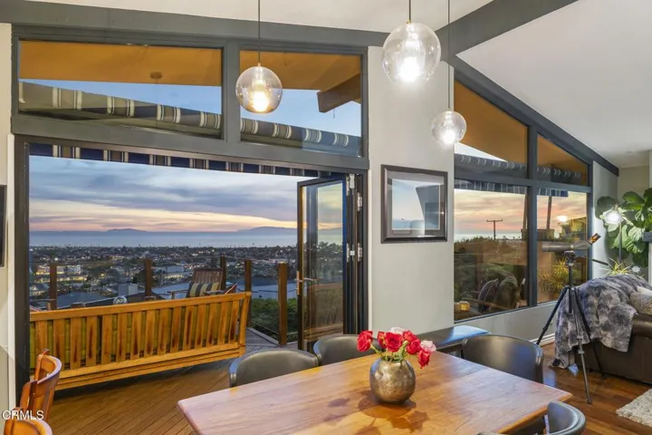 14-web-or-mls-UpmarketMedia-222Sun-twi-0