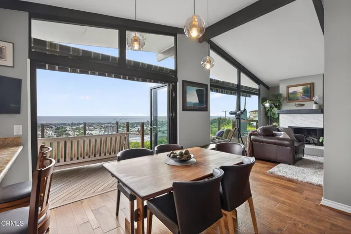 43-web-or-mls-Upmarketmedia_2222Sun-071