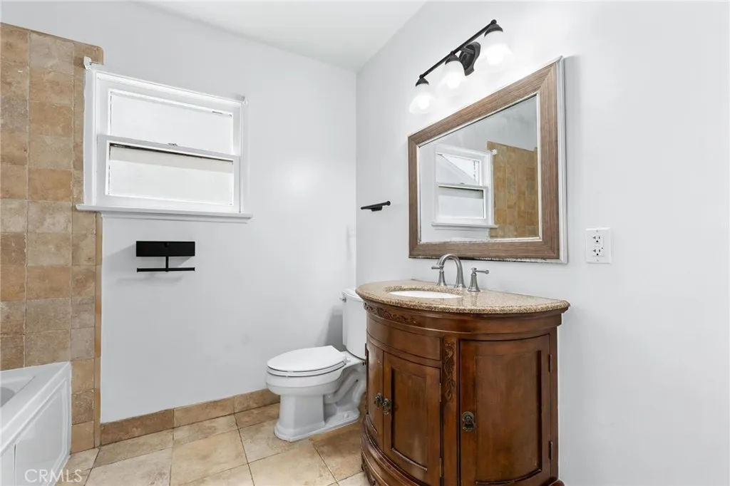 7459 Vanalden Ave, Reseda, California 91335 home-pic-19