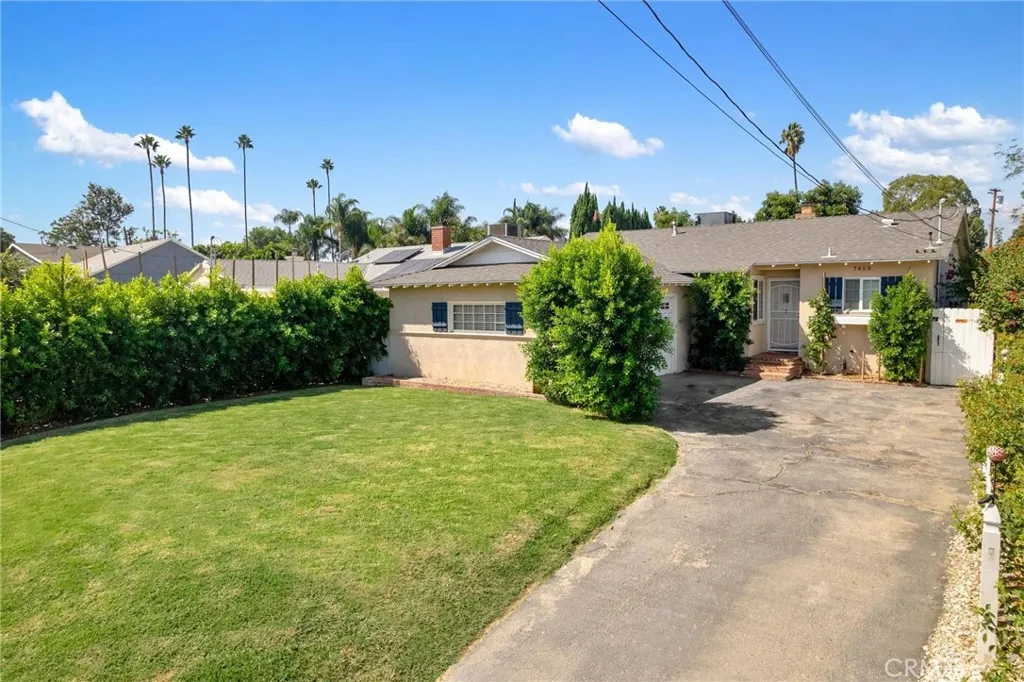 7459 Vanalden Ave, Reseda, California 91335 home-pic-1