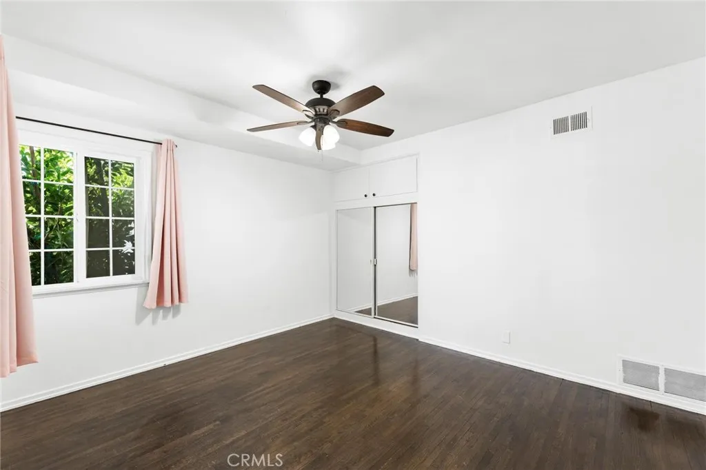 7459 Vanalden Ave, Reseda, California 91335 home-pic-13