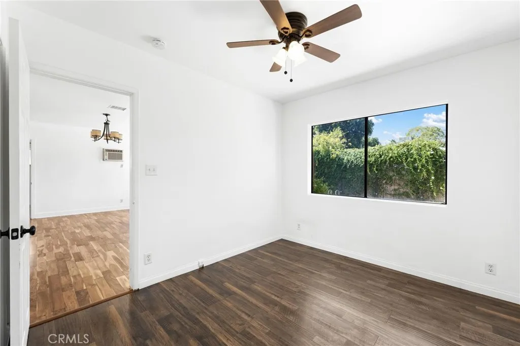 7459 Vanalden Ave, Reseda, California 91335 home-pic-18