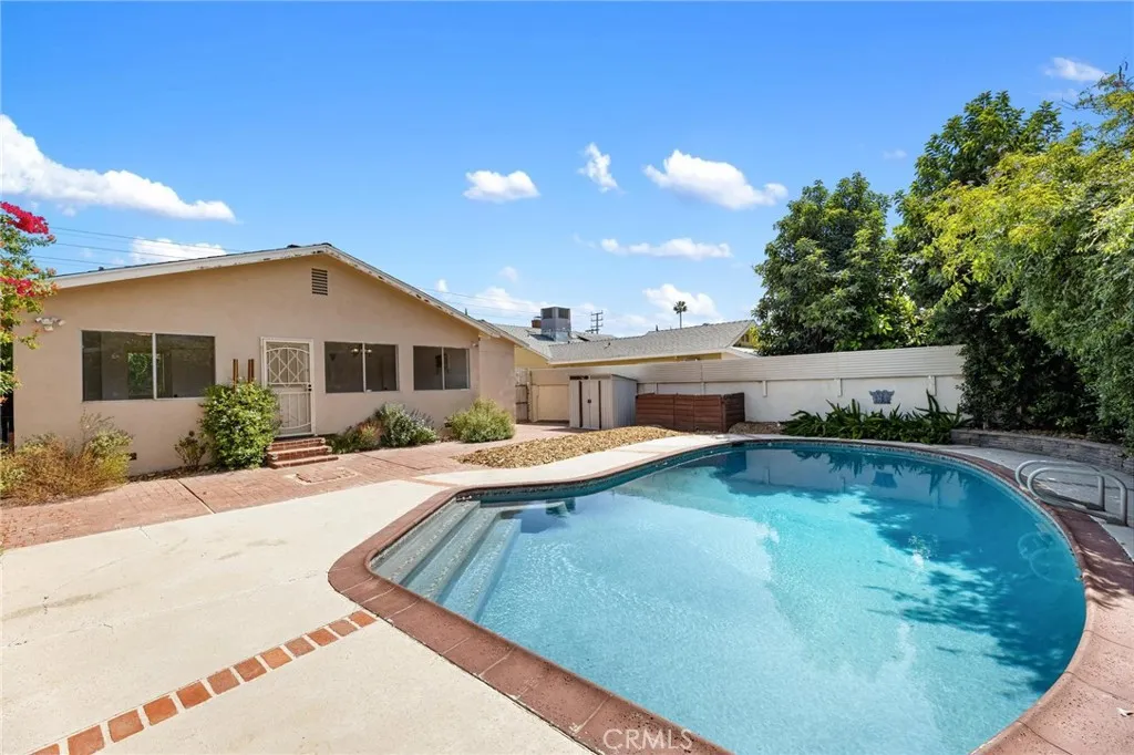 7459 Vanalden Ave, Reseda, California 91335 home-pic-23