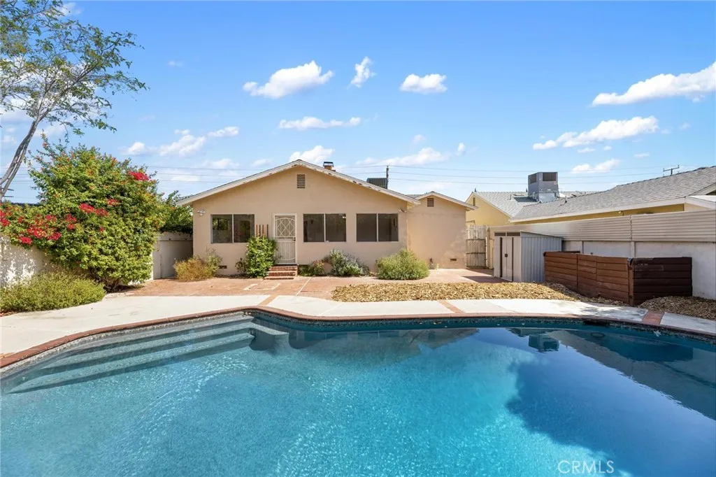 7459 Vanalden Ave, Reseda, California 91335 home-pic-22