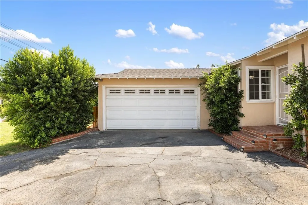7459 Vanalden Ave, Reseda, California 91335 home-pic-2