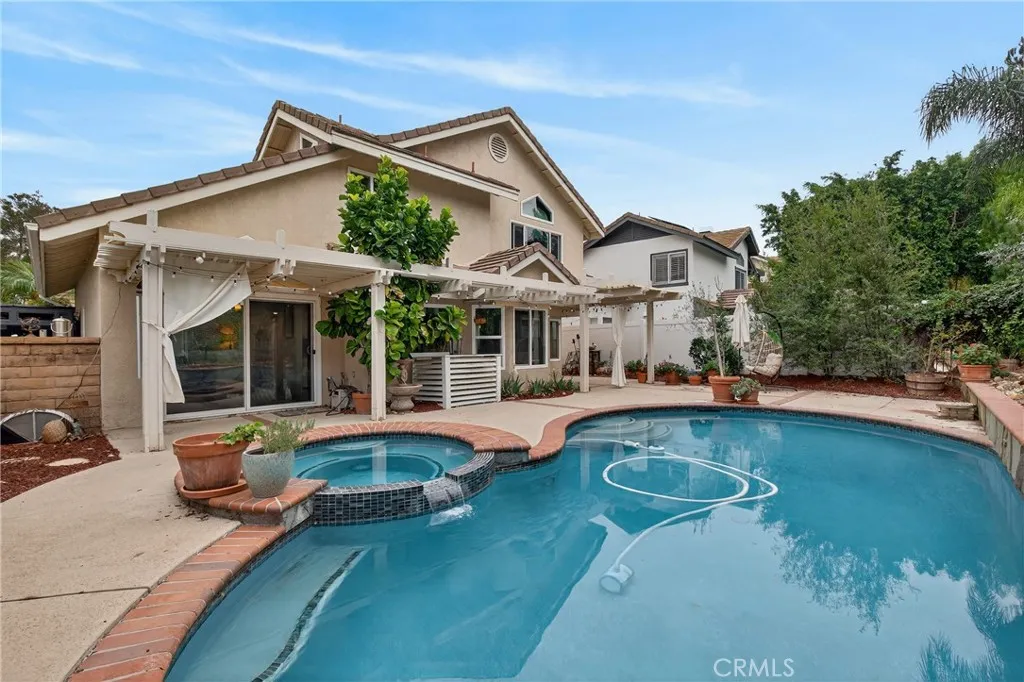 1380 Tanglewood, Corona, California 92882 home-pic-3