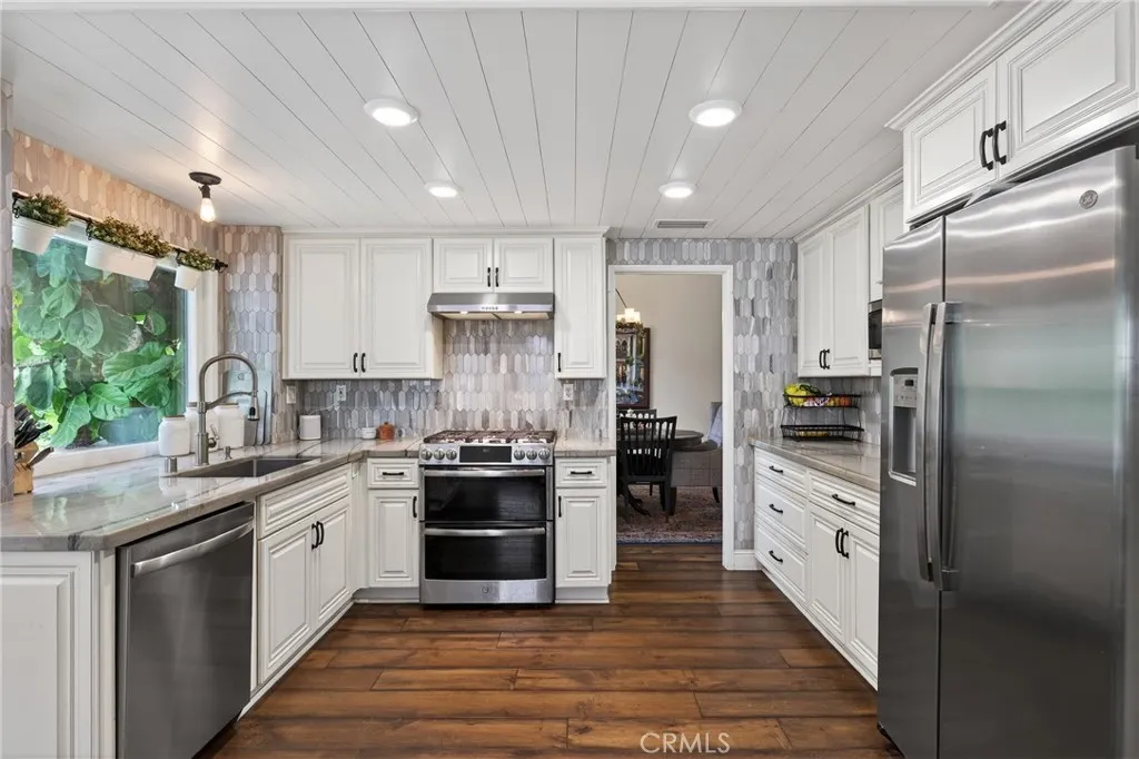 1380 Tanglewood, Corona, California 92882 home-pic-7