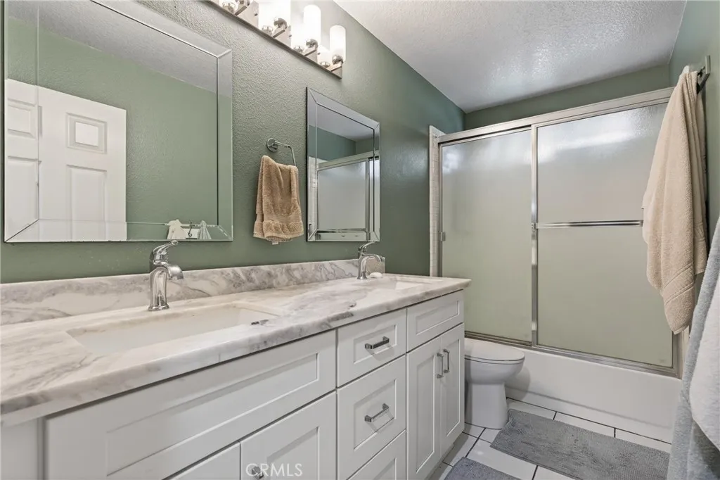 1380 Tanglewood, Corona, California 92882 home-pic-16
