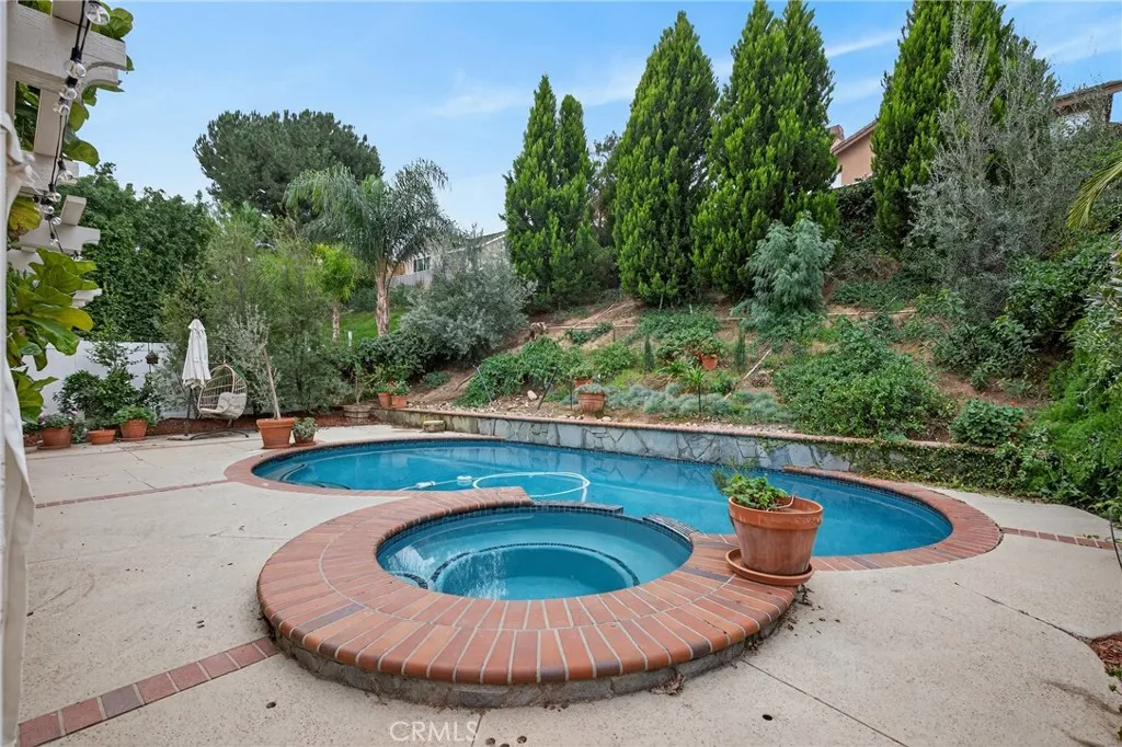 1380 Tanglewood, Corona, California 92882 home-pic-22