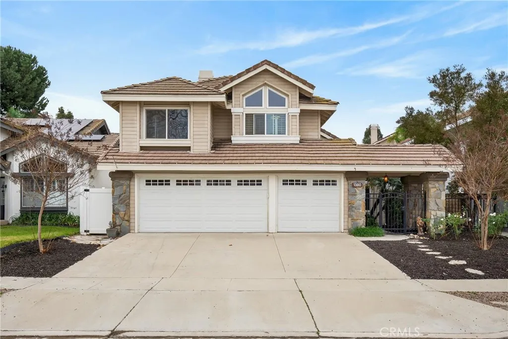 1380 Tanglewood, Corona, California 92882 home-pic-2