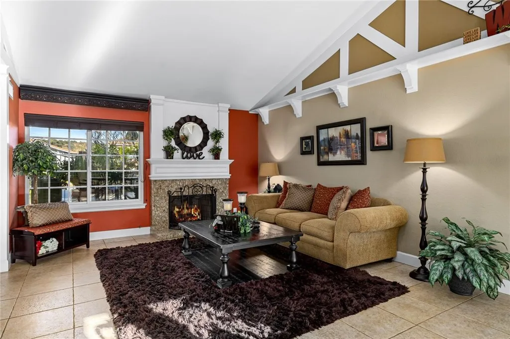 6207 Birdie Drive, La Verne, California 91750 home-pic-11