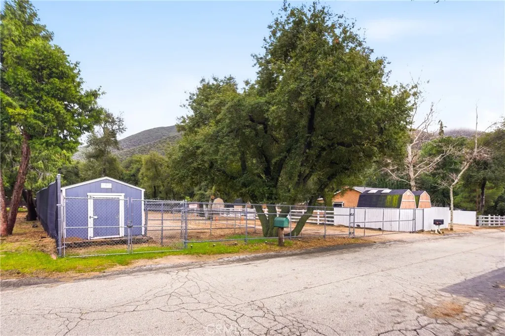 39608 Calle Cascada, Green Valley, California 91390 home-pic-2
