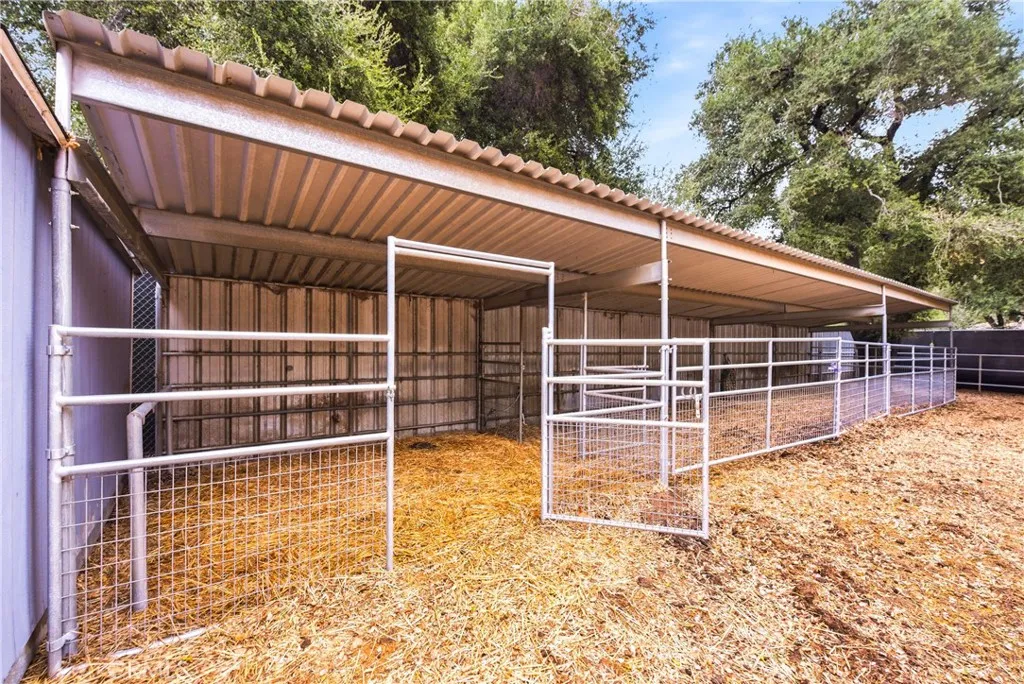 39608 Calle Cascada, Green Valley, California 91390 home-pic-40