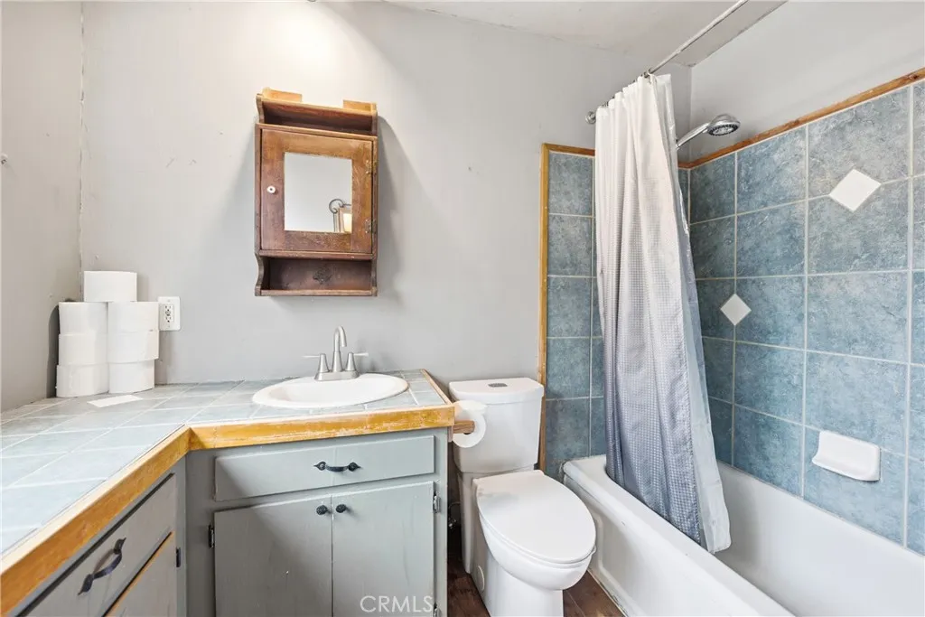 39608 Calle Cascada, Green Valley, California 91390 home-pic-17